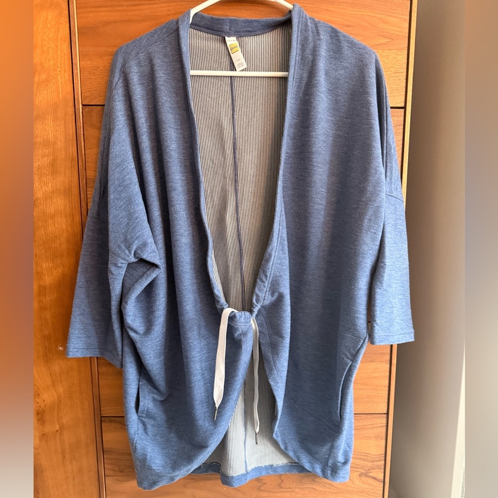 LOLE Cardigan Size L